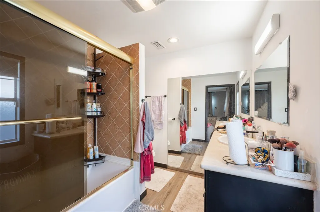 Additional image 32 of 16038 Hartland Street, Van Nuys, CA 91406