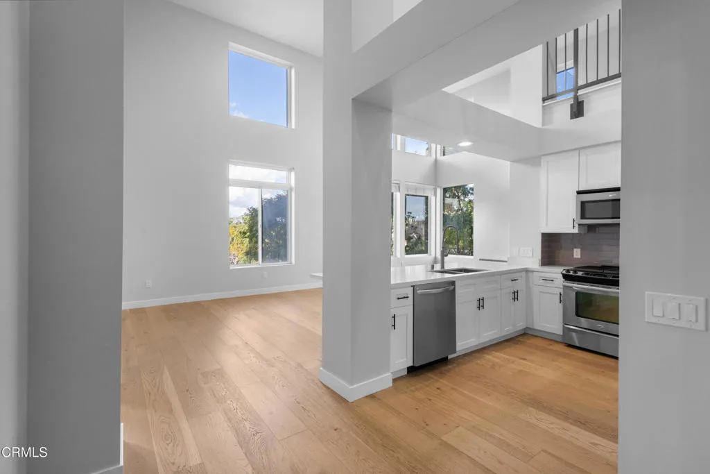 Additional image 3 of 1901 Victoria Avenue Unit 204, Oxnard, CA 93035