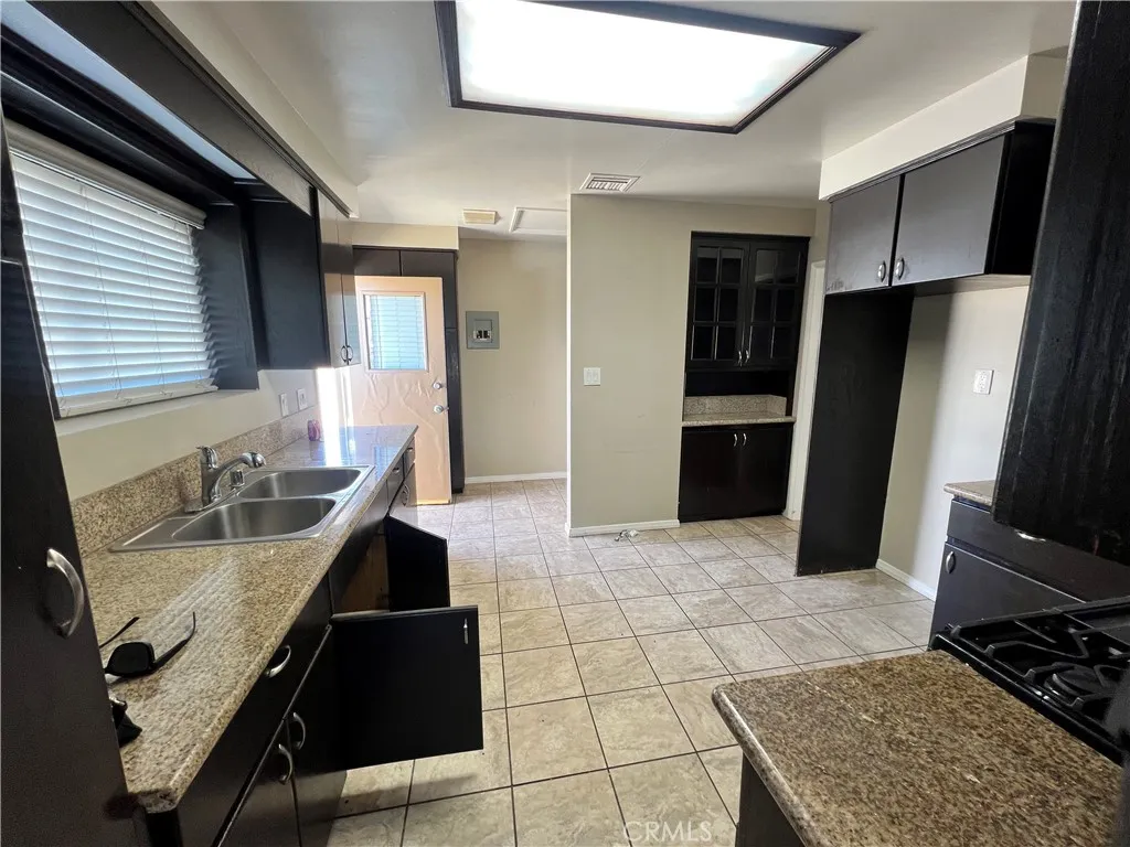 Additional image 25 of 1500 W 96th St, Los Angeles, CA 90047