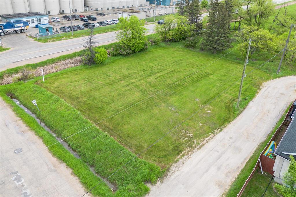 Property image for 3004 Dugald Road|Winnipeg, Manitoba R2C3H3