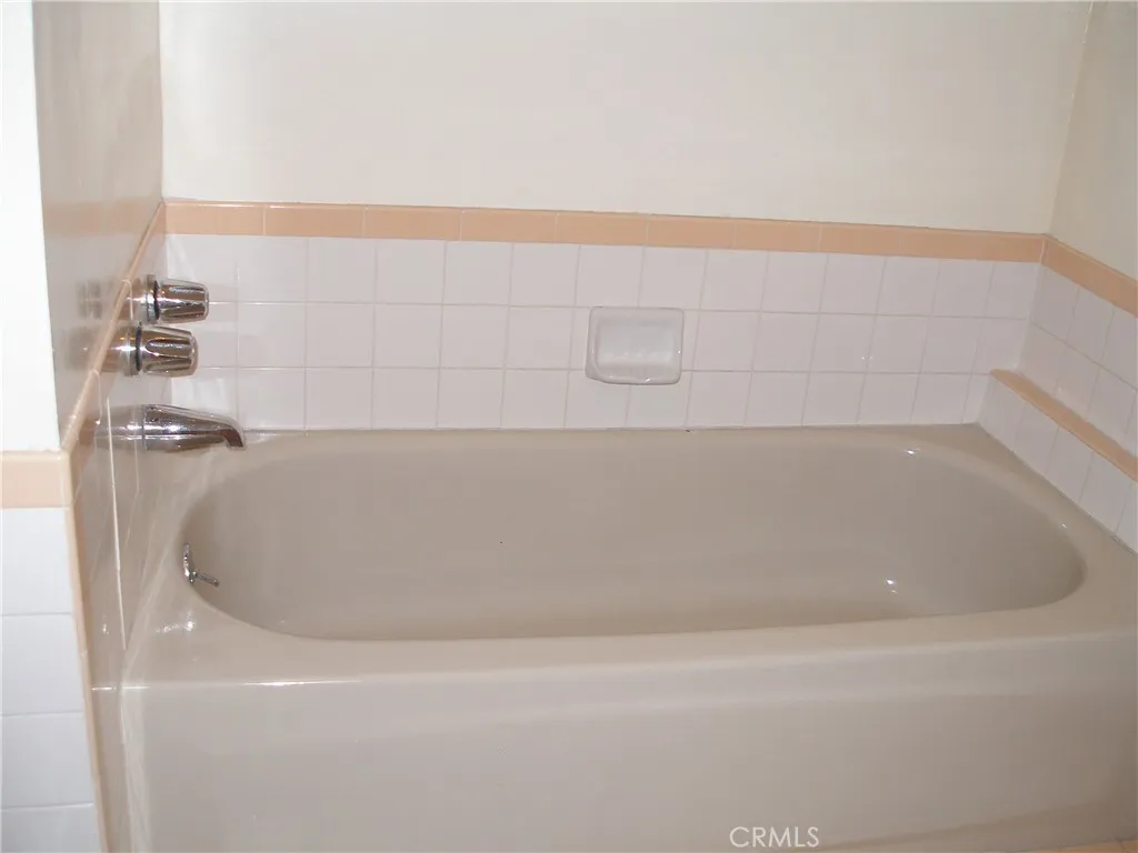 Additional image 14 of 10038 S St Andrews Pl, Los Angeles, CA 90047