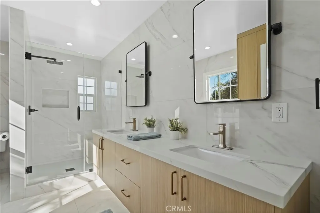 Additional image 32 of 11330 Blix Street, West Toluca Lake, CA 91602