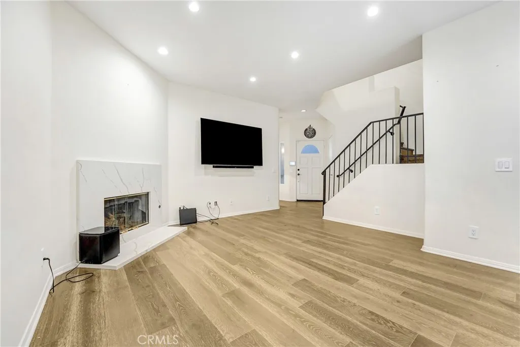 Additional image 3 of 10025 Topanga Canyon Blvd Unit 109, Chatsworth, CA 91311