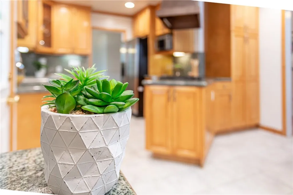 Additional image 17 of 842 Cornell Dr, Burbank, CA 91504