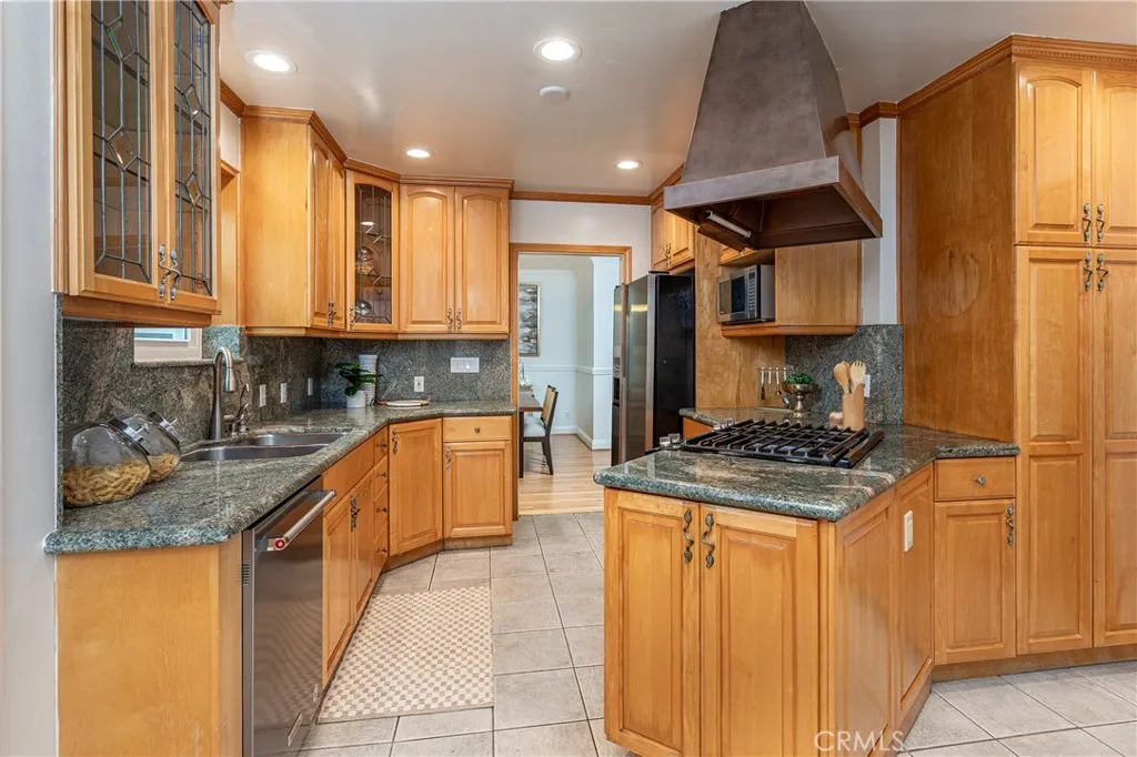 Additional image 12 of 842 Cornell Dr, Burbank, CA 91504