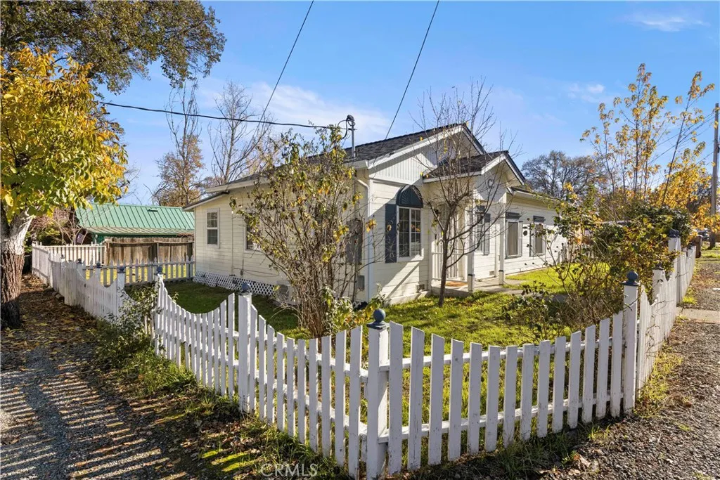 Additional image 6 of 110 S Russell St, Lakeport, CA 95453