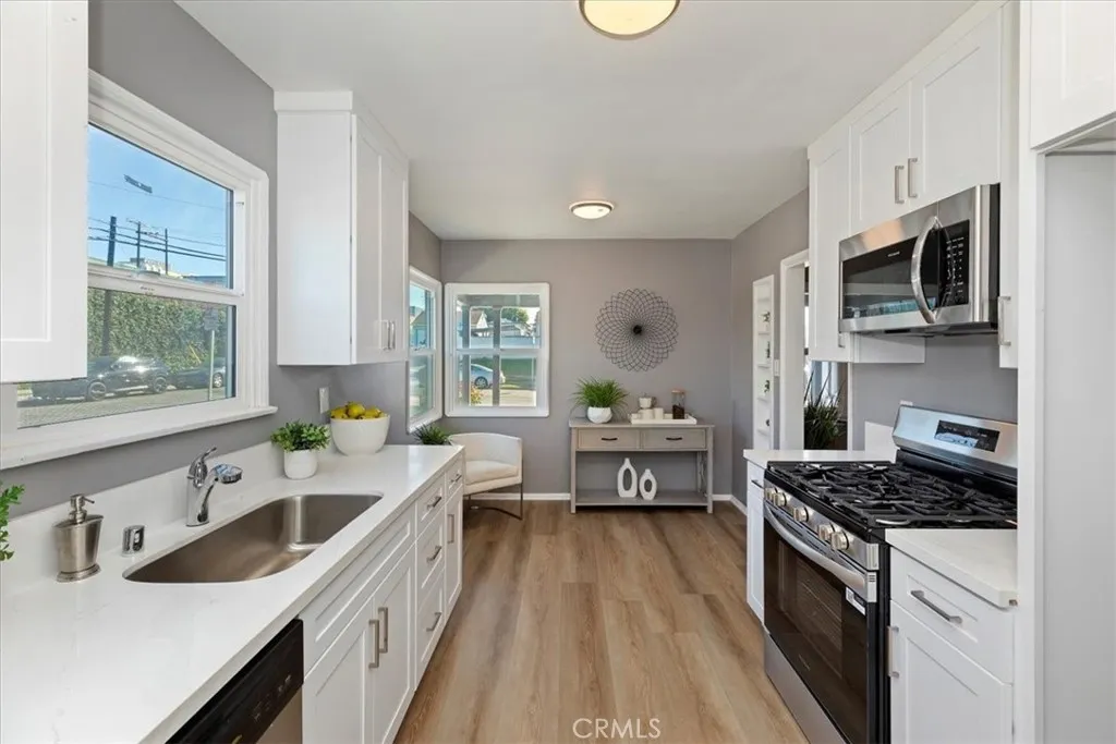 Additional image 16 of 1905 W 115th St, Los Angeles, CA 90047