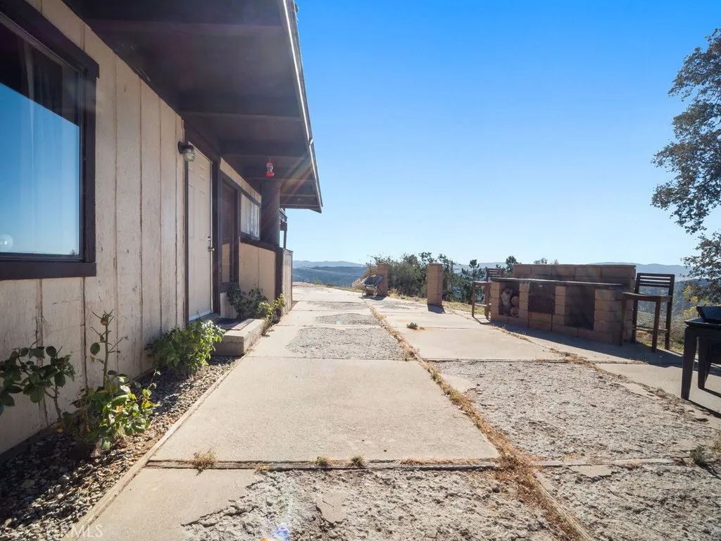Additional image 38 of 25001 Paramount Drive, Tehachapi, CA 93561