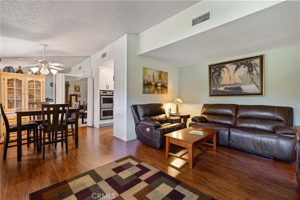 Additional image 7 of 19211 Avenue Of The Oaks Unit A, Newhall, CA 91321