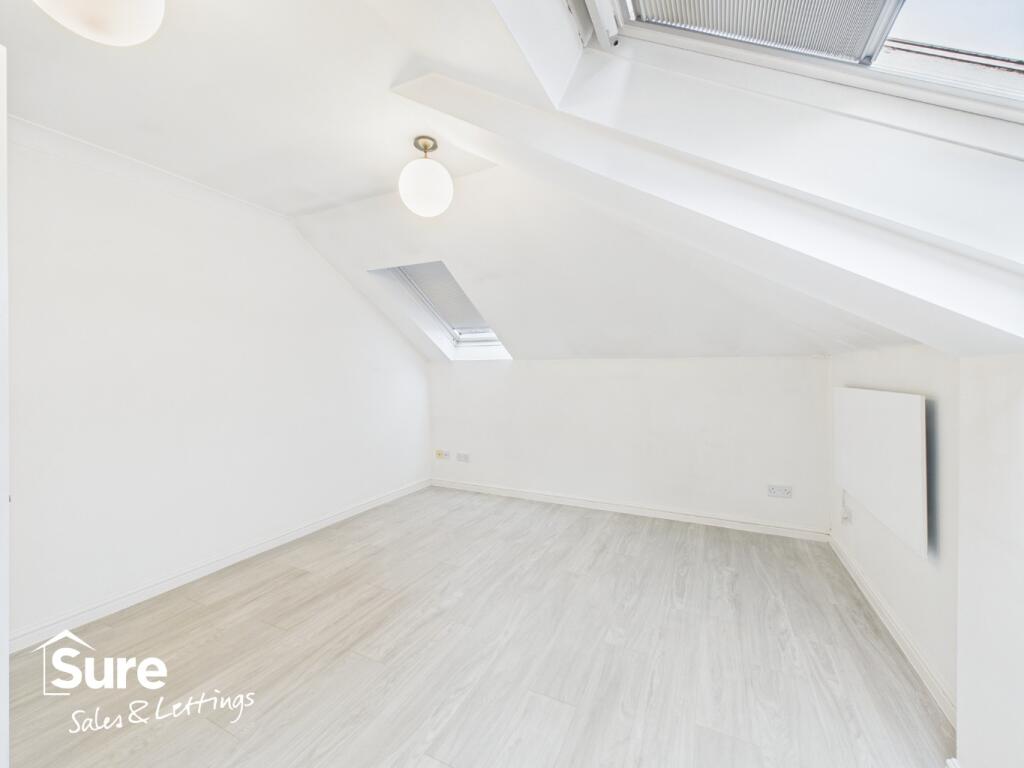 Additional image 9 of Ronald Court, Oakwood Road, Bricket Wood, St. Albans, Hertfordshire, AL2 3ET