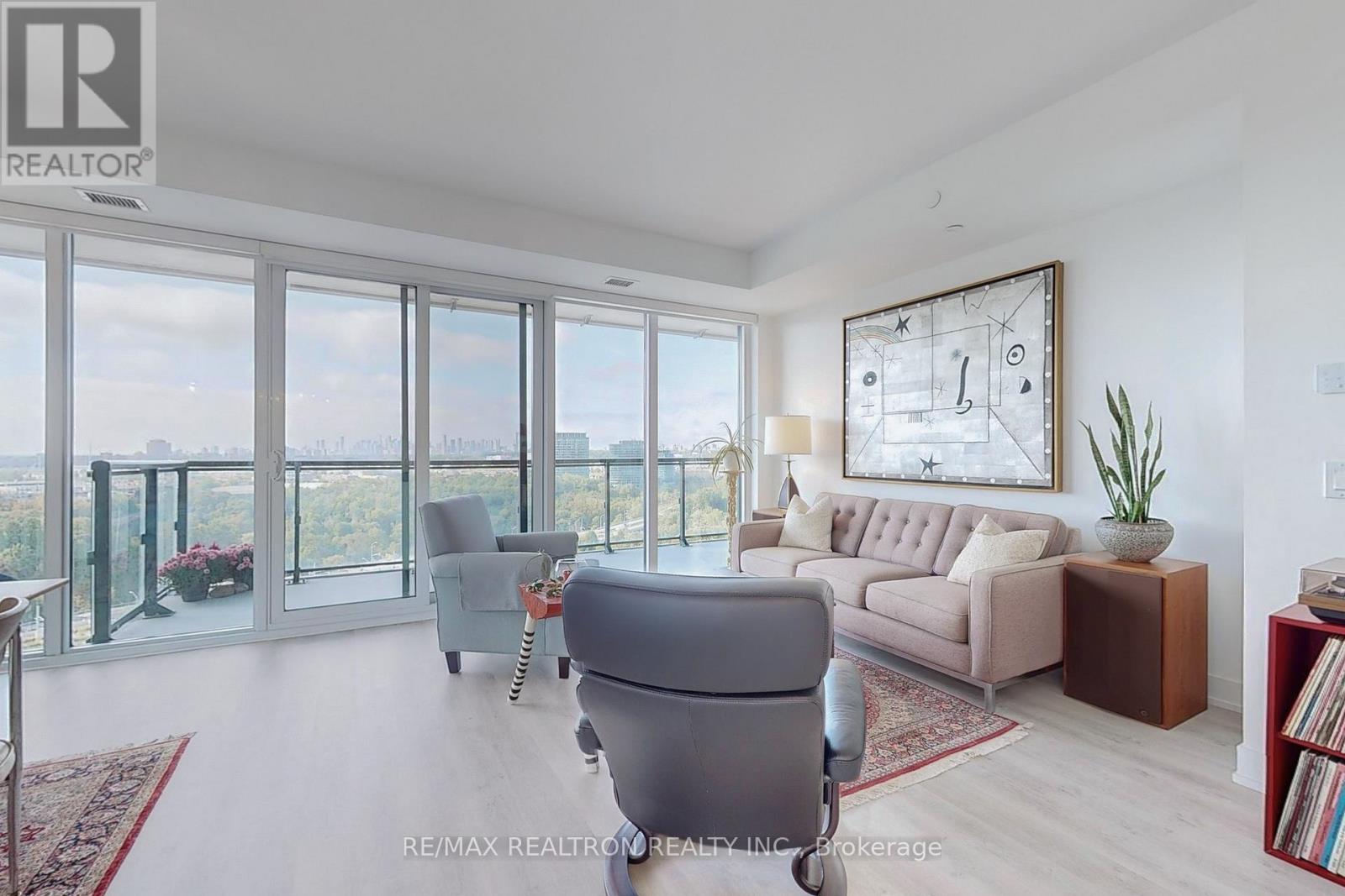 1432 - 20 INN ON THE PARK DRIVE|Toronto (Banbury-Don Mills), Ontario M3C0P8