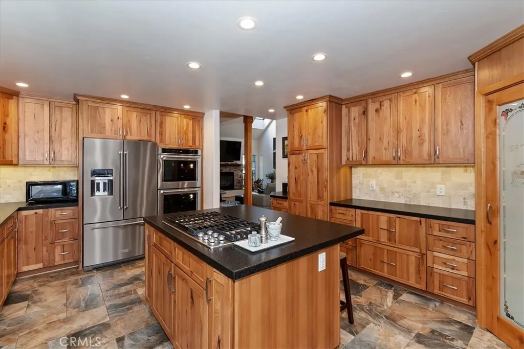 Additional image 14 of 27162 Peninsula Drive, Lake Arrowhead, CA 92352