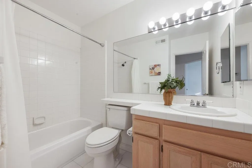 Additional image 25 of 7125 Calabria Court Unit D, San Diego, CA 92122