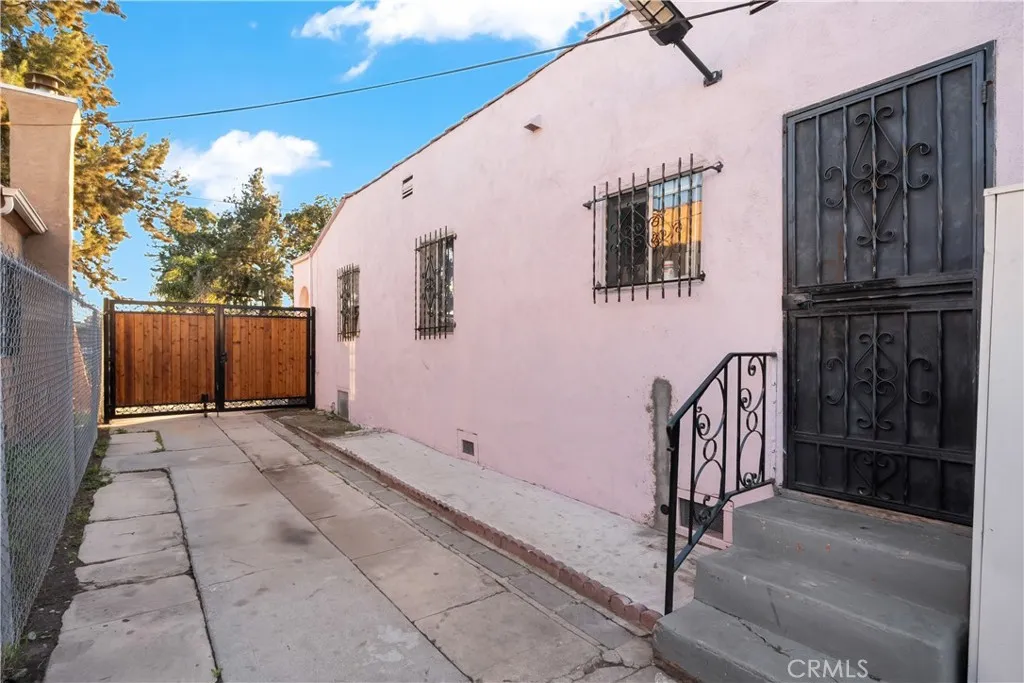 Additional image 64 of 641 W 108th St, Los Angeles, CA 90044