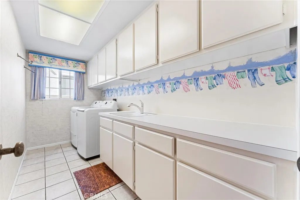 Additional image 22 of 39 Foxboro, Irvine, CA 92614