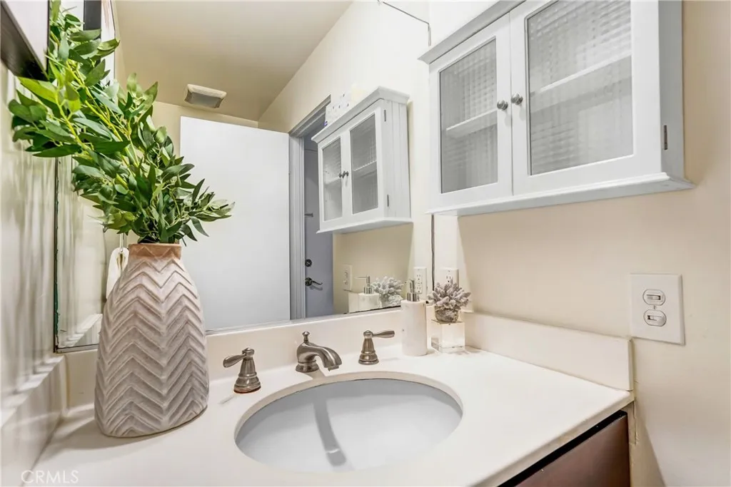 Additional image 12 of 3884 Fredonia Drive Unit F, Los Angeles, CA 90068