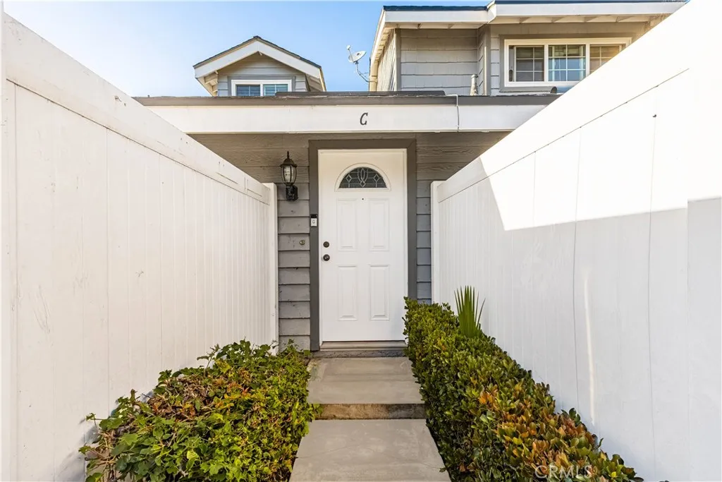 Additional image 3 of 1062 Walnut Street Unit C, Tustin, CA 92780