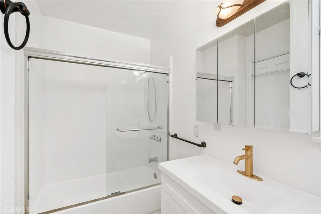 Additional image 31 of 7752 Wish, Lake Balboa, CA 91406