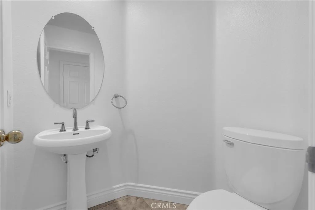 Additional image 24 of 32 Salinas, Lake Forest, CA 92610