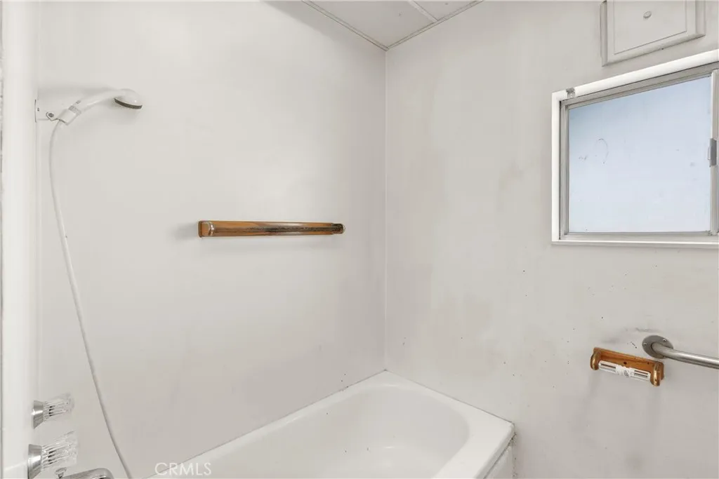 Additional image 66 of 18928 Victory Boulevard, Tarzana, CA 91335