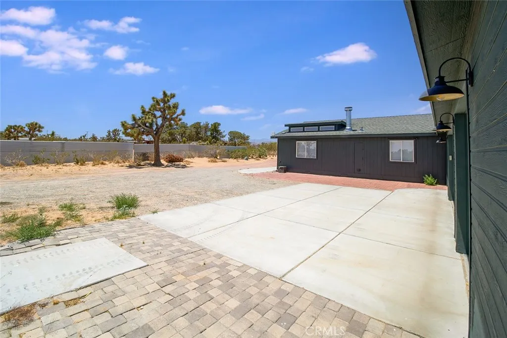 Additional image 115 of 1001 Gibralter Road, Landers, CA 92285