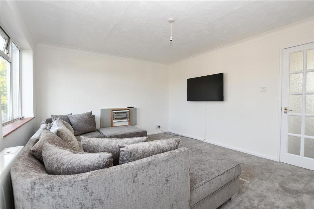 Additional image 13 of High Street, London Colney, AL2