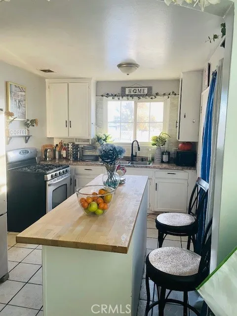 Additional image 8 of 44329 3rd St E, Lancaster, CA 93535