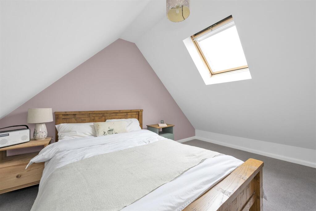 Additional image 7 of Hilltop Walk, Harpenden