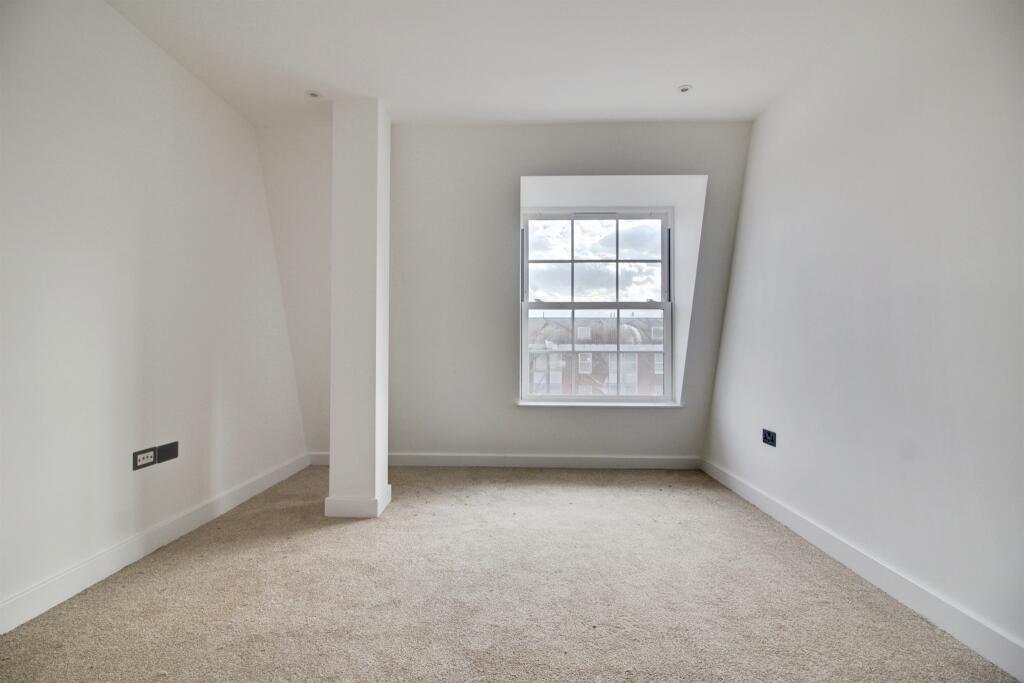 Additional image 9 of Stonehills, Welwyn Garden City