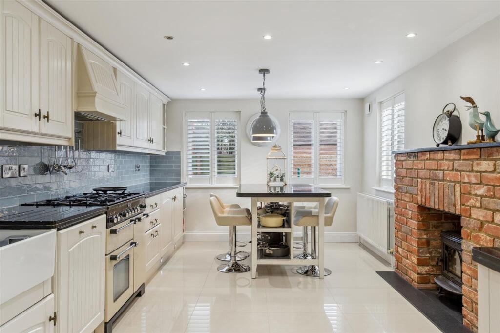 Additional image 32 of Coursers Road, Colney Heath, AL4