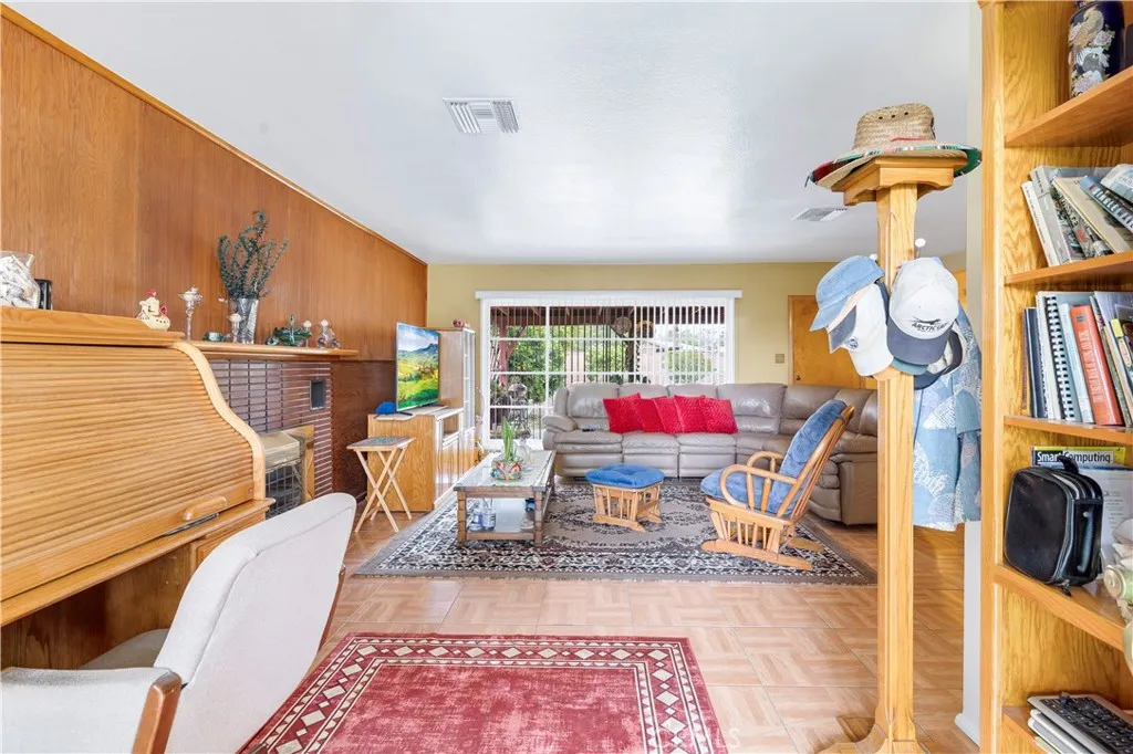 Additional image 39 of 25960 Columbia St, Hemet, CA 92544