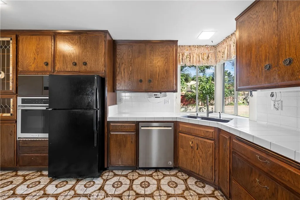 Additional image 66 of 24422 Valley St, Newhall, CA 91321