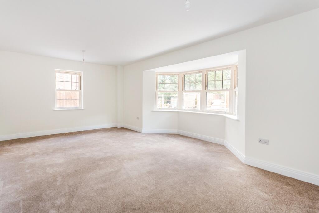 Additional image 4 of Walnut Close West Way AL5