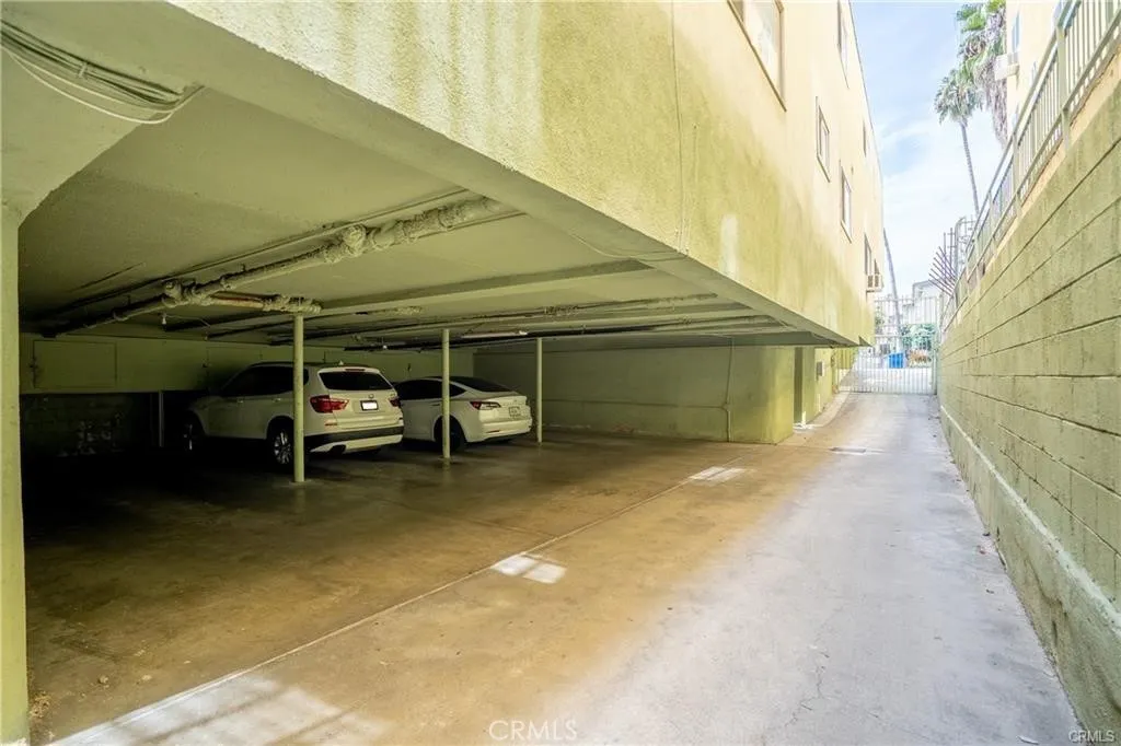 Additional image 28 of 446 S St Andrews Pl, Los Angeles, CA 90020