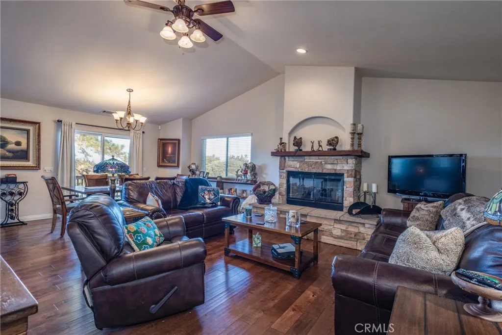 Additional image 50 of 25152 Valle Drive, Crestline, CA 92325