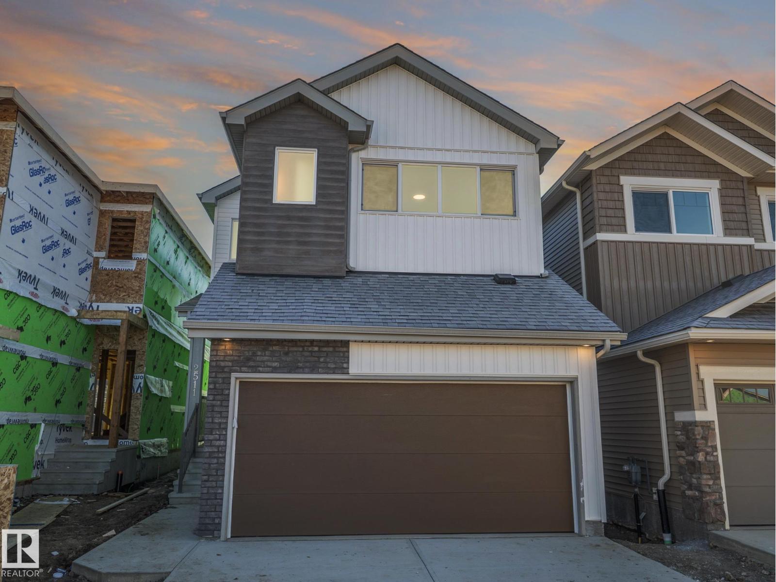 2511 211 ST NW|Edmonton, Alberta T6M3H1