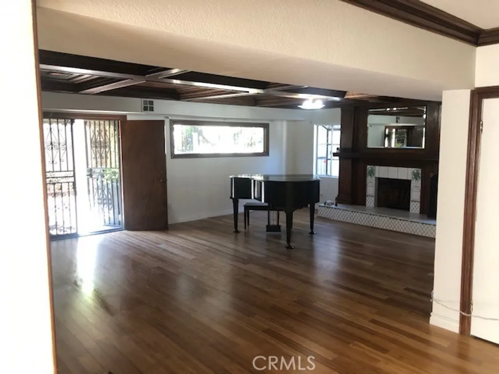 Additional image 10 of 1009 S Rimpau Blvd, Los Angeles, CA 90019