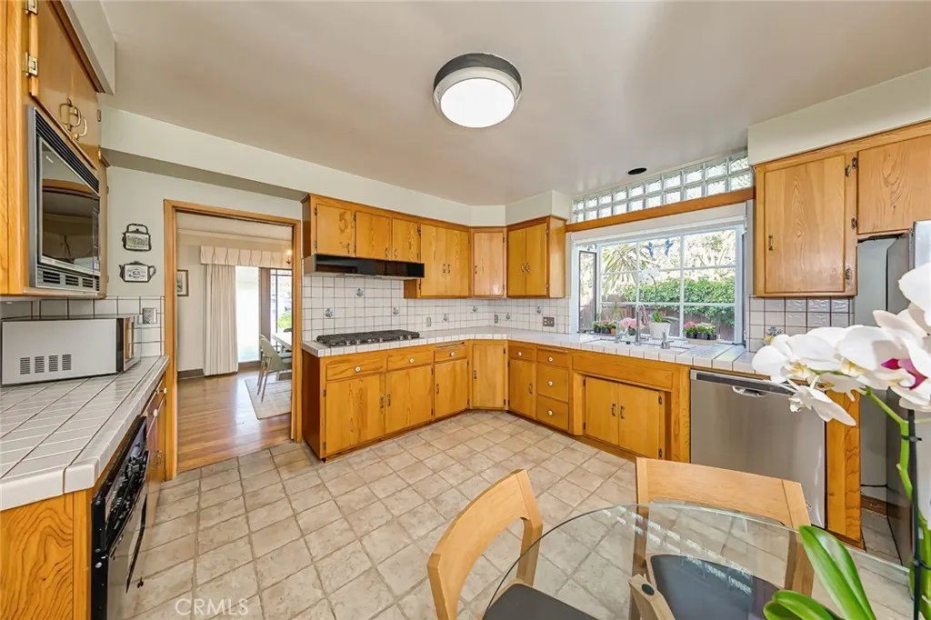 Additional image 41 of 1042 E Tujunga Ave, Burbank, CA 91501