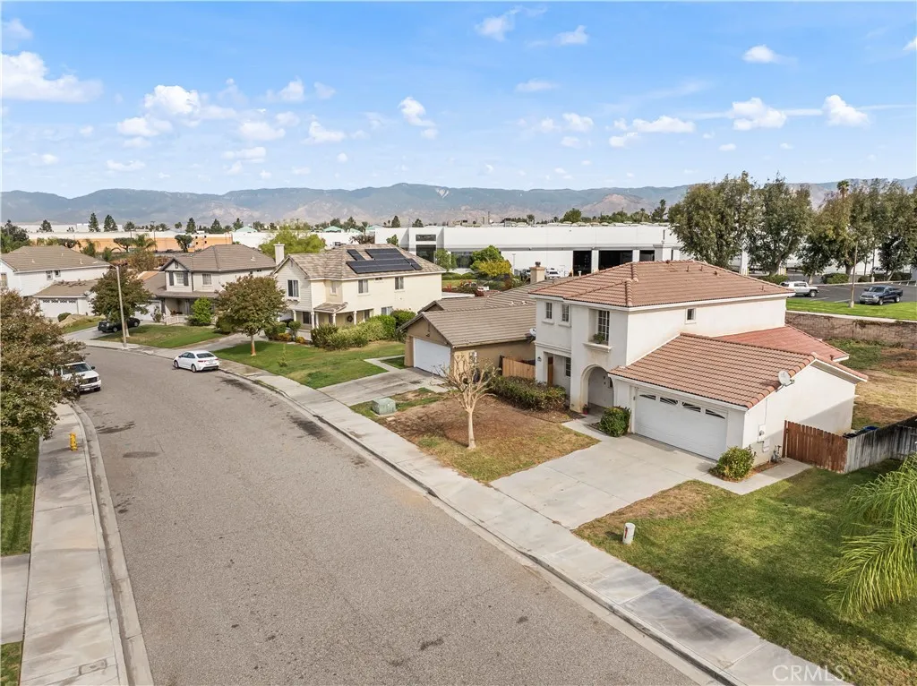 236 E Manchester Lane, San Bernardino, CA 92408 photo 3