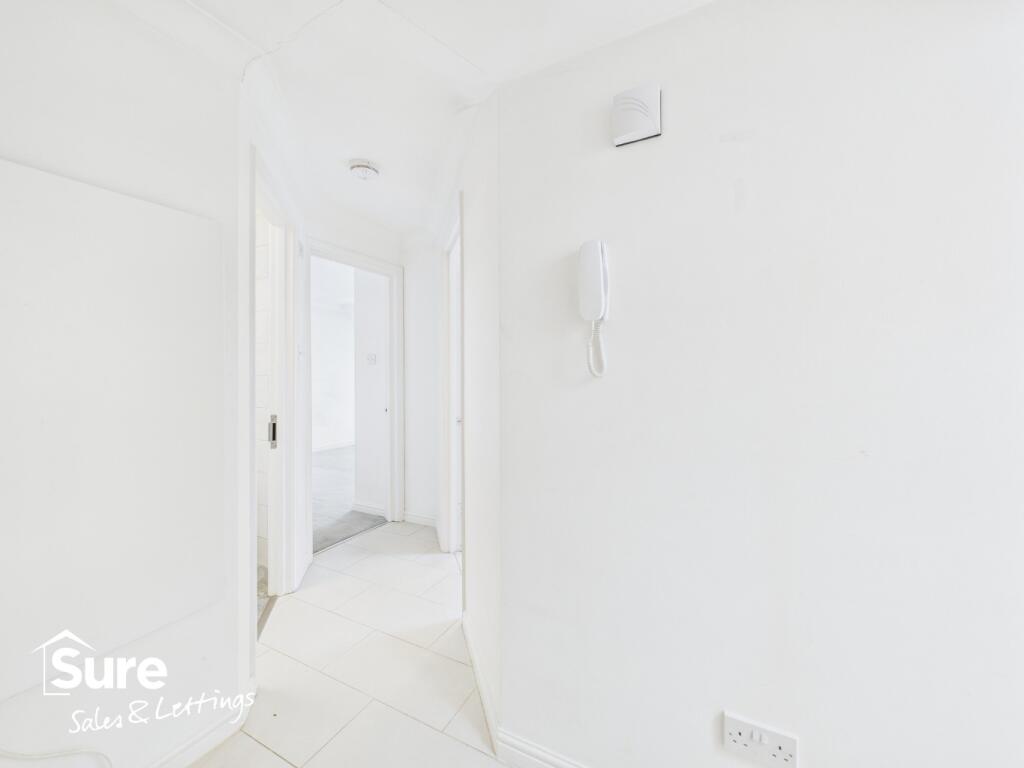 Additional image 5 of Ronald Court, Oakwood Road, Bricket Wood, St. Albans, Hertfordshire, AL2 3ET