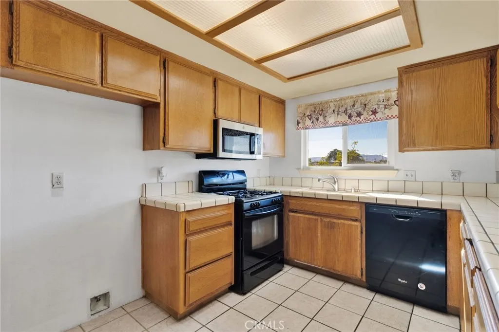 Additional image 21 of 22111 Isatis Ave, Apple Valley, CA 92307