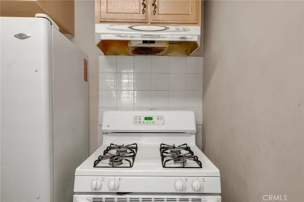 Additional image 17 of 323 E 102nd St., Los Angeles, CA 90003