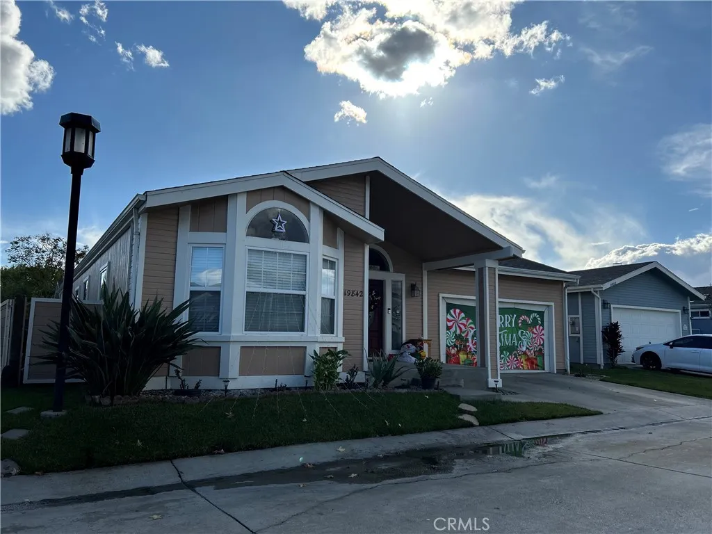 Additional image 3 of 19842 Emerald Creek Drive, Canyon Country, CA 91351