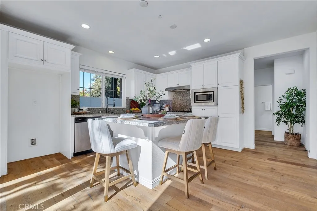 Additional image 5 of 434 Golden Bear Ln, Upland, CA 91786