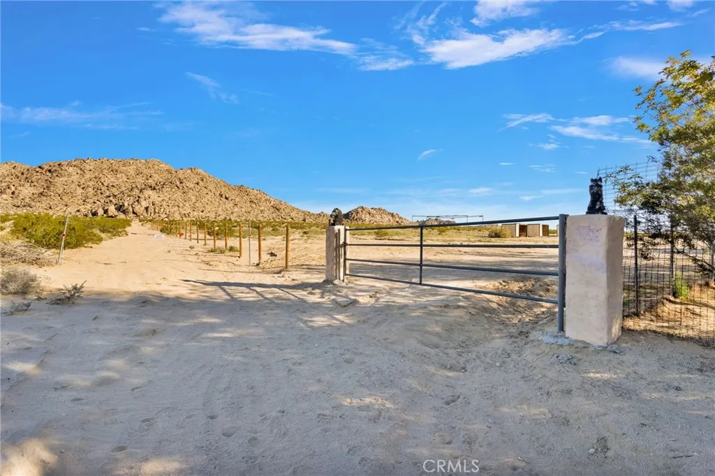 Additional image 49 of 38744 East End Road, Lucerne Valley, CA 92356