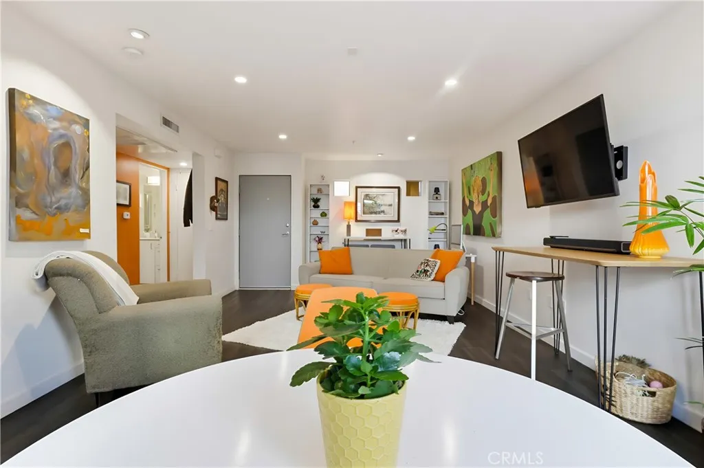 Additional image 71 of 834 E 4th Street Unit 29, Long Beach, CA 90802