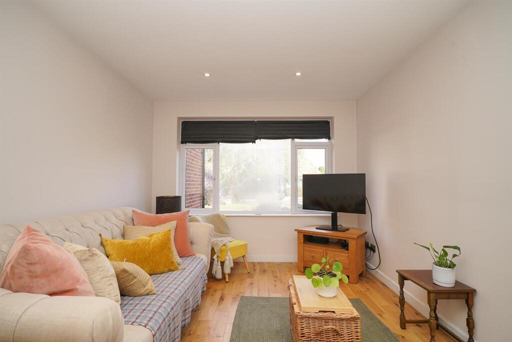 Additional image 28 of Butterfield Road, Wheathampstead