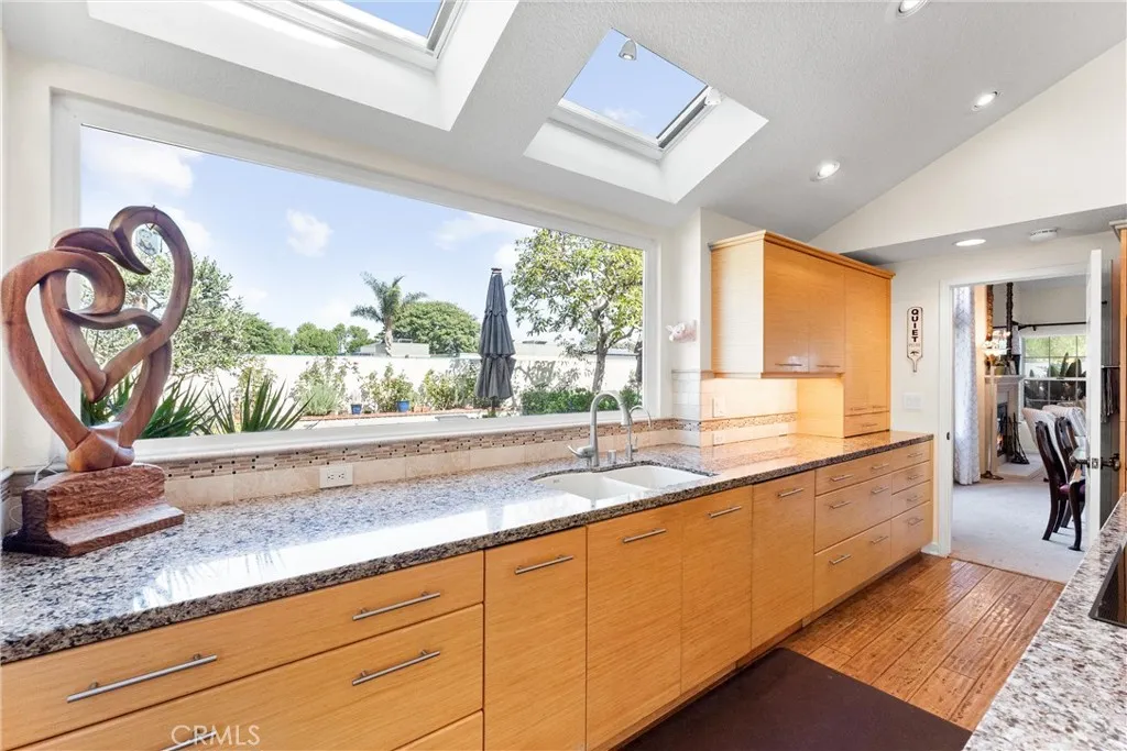 Additional image 40 of 39 Foxboro, Irvine, CA 92614