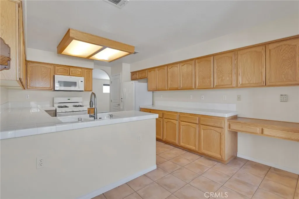 Additional image 43 of 11236 Bunker Cir, Apple Valley, CA 92308