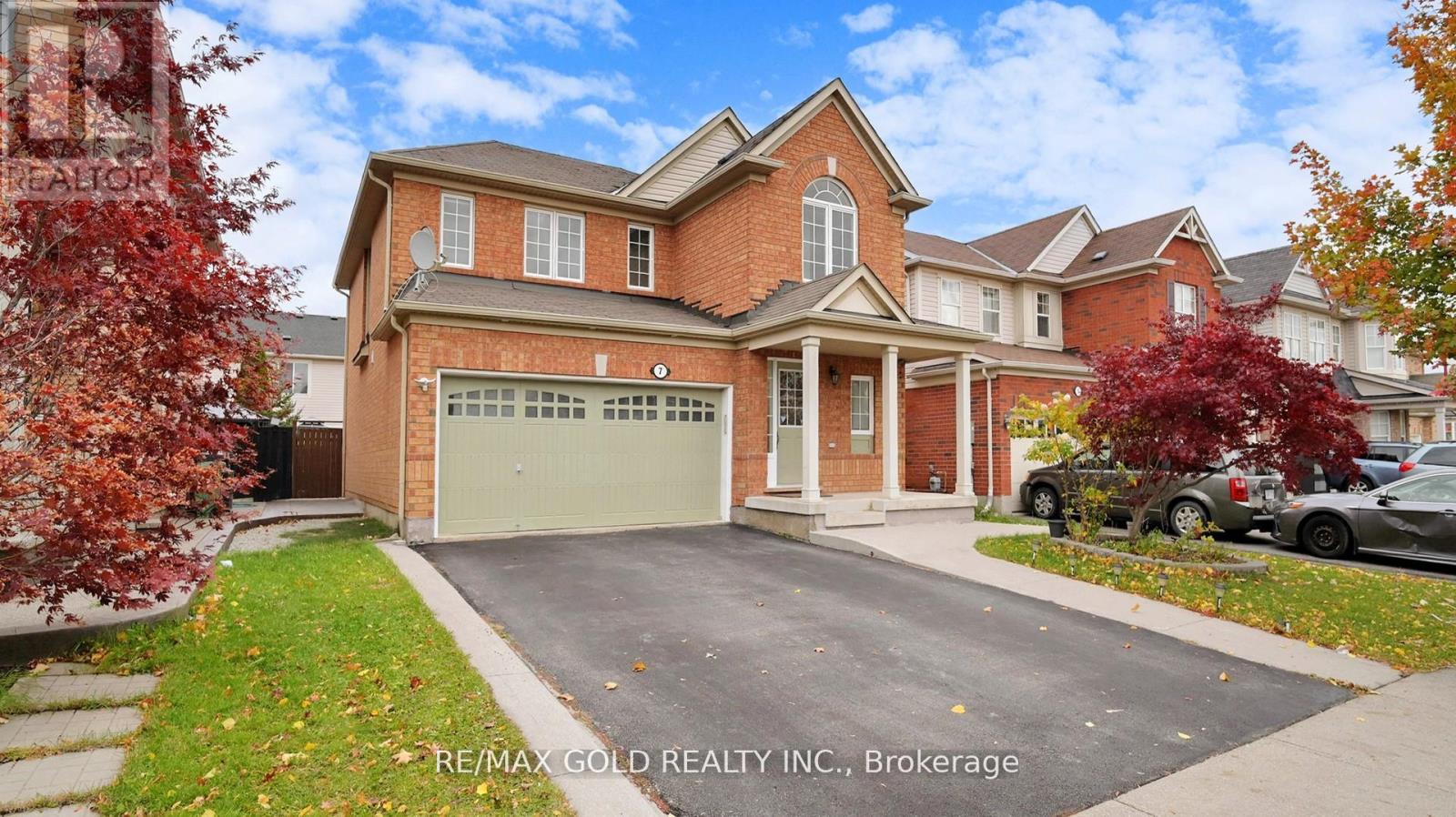 Property image for 7 CHUDLEIGH AVENUE|Brampton (Credit Valley), Ontario L6X0N1